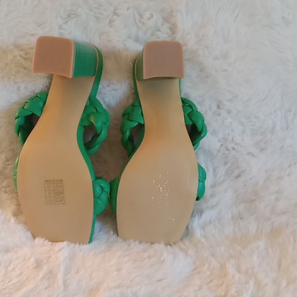 Green braided sandals with 3" block heels size NWOT w/ no brand mark Size 5.5 - Picture 7 of 7